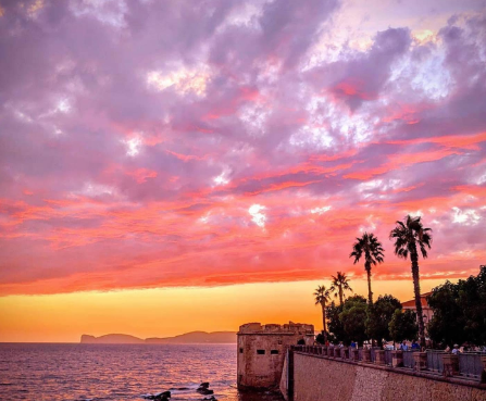 Tramonto sul lungomare di Alghero